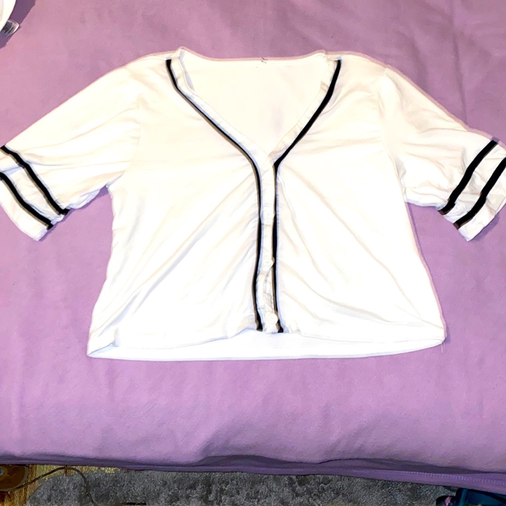 Forever 21 Buttonable Cropped baseball Tee Cropped Jersey